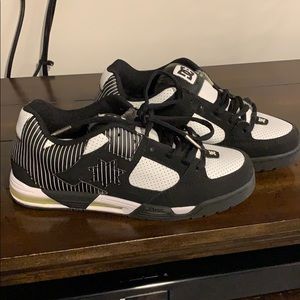Men’s Size 9 DC